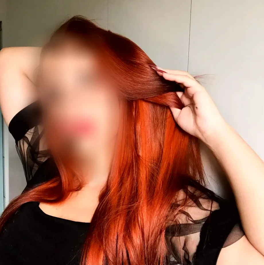 Andrea, 32