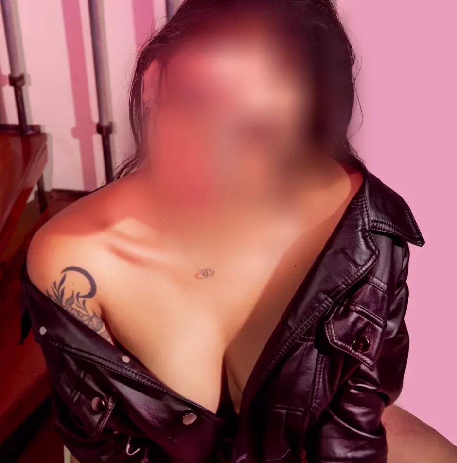 Aylin, 22