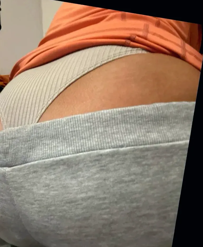 Elena, 20