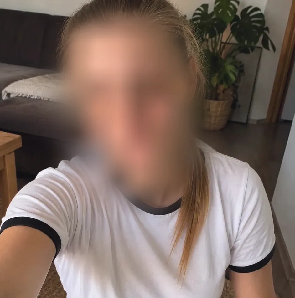 Hannah, 21