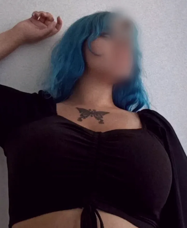 Leyla, 22