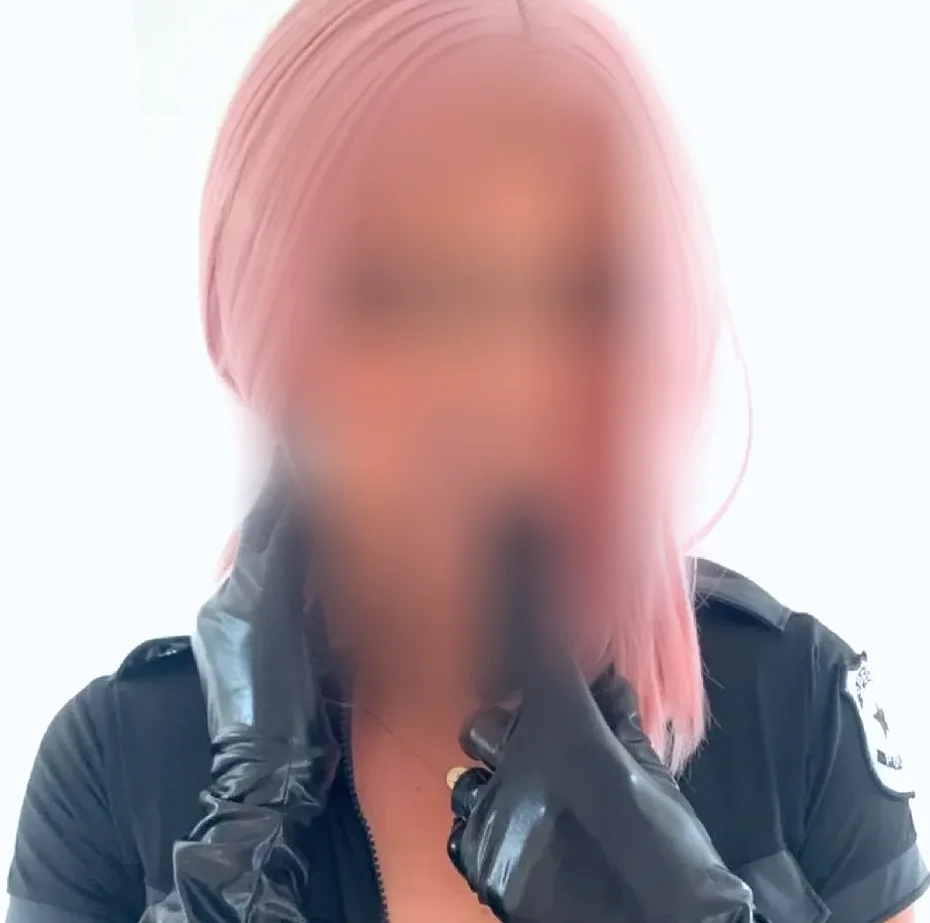 Nele, 35