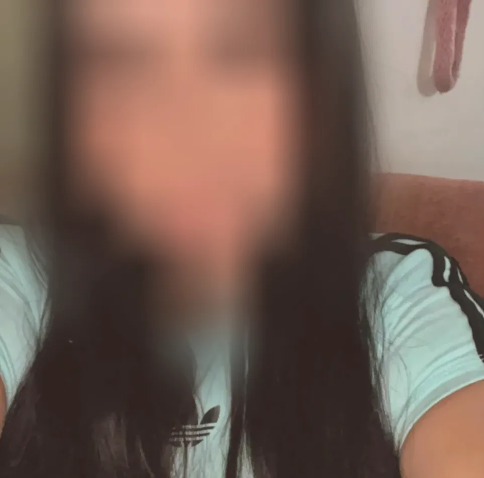 Nina, 25